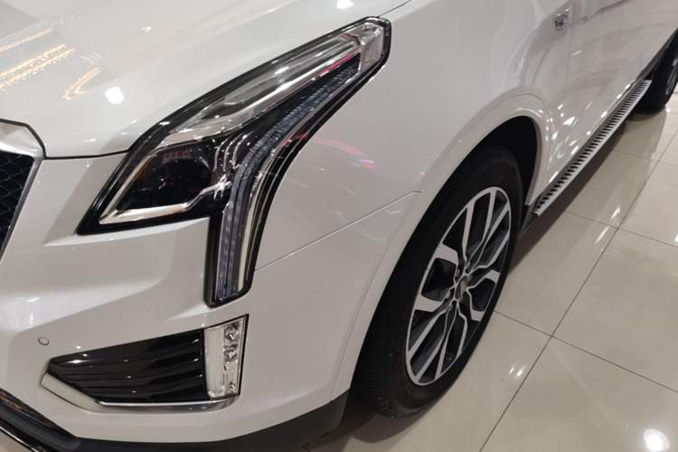 Used Cadillac XT5 2022 2.0T Four-Wheel Drive Luxury Version (Hummingbird Edition) Left Front Headlight