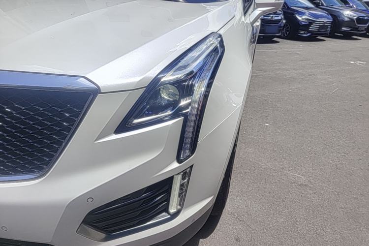 Used Cadillac XT5 2022 2.0T Four-Wheel Drive Luxury Version (Hummingbird Edition) Left Front Headlight