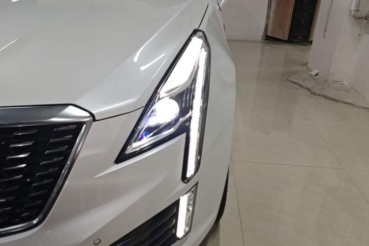 Used Cadillac XT5 2022 2.0T Two-Wheel Drive Luxury Version Left Front Headlight