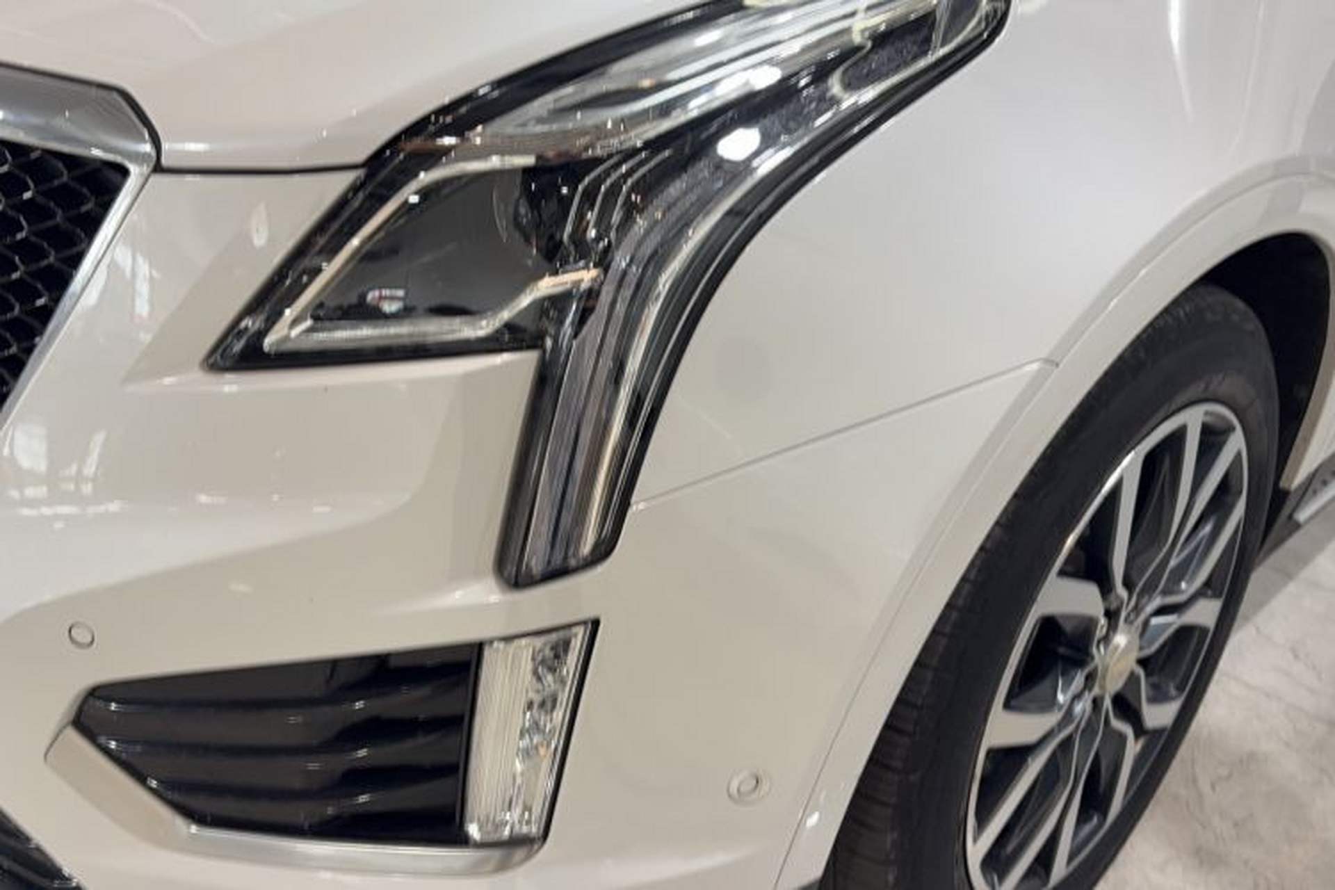 Used Cadillac XT5 2022 2.0T Four-Wheel Drive Platinum Edition Left Front Headlight