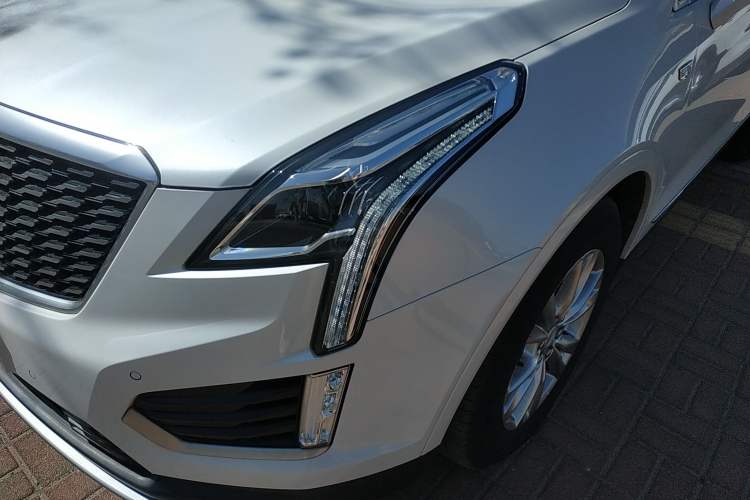 Used Cadillac XT5 2022 2.0T Two-Wheel Drive Luxury Version Left Front Headlight