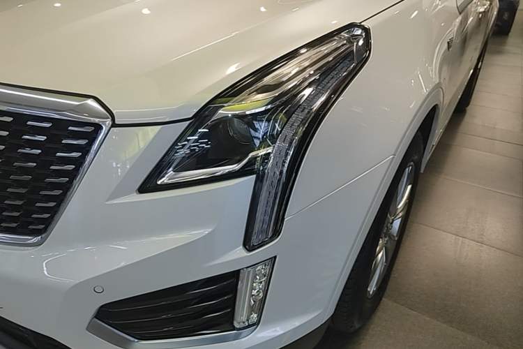 Used Cadillac XT5 2022 2.0T Four-Wheel Drive Luxury Version Left Front Headlight