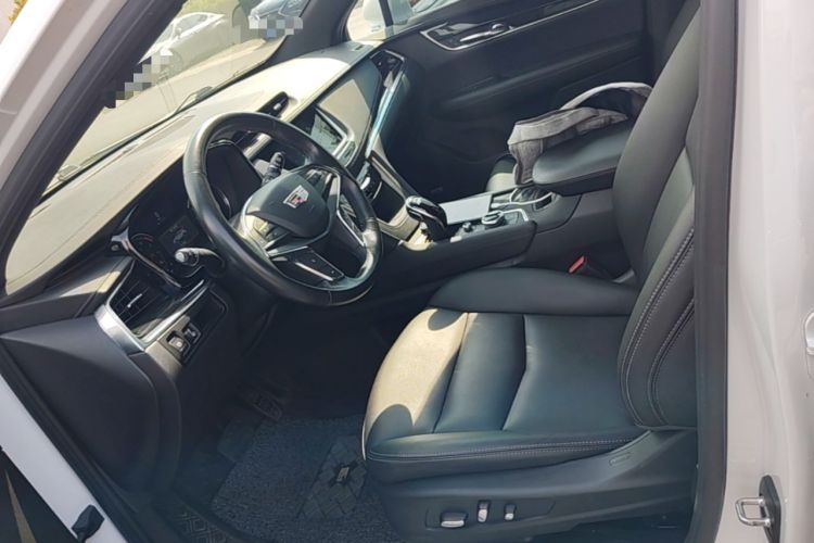 Used Cadillac XT5 2022 2.0T Two-Wheel Drive Luxury Version Left Front Seat