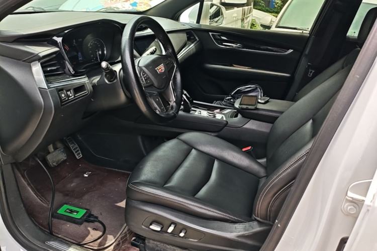 Used Cadillac XT5 2022 2.0T Two-Wheel Drive Luxury Version Left Front Seat