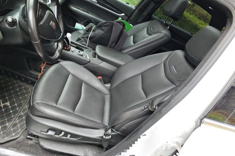 Used Cadillac XT5 2022 2.0T Two-Wheel Drive Luxury Version Left Front Seat
