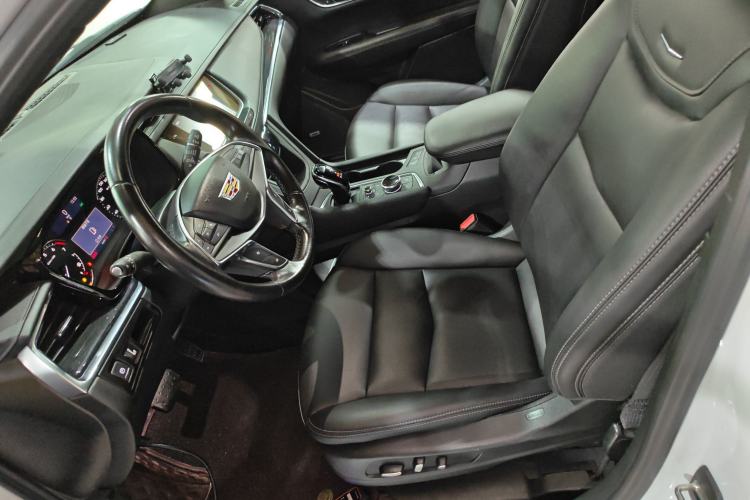 Used Cadillac XT5 2022 2.0T Two-Wheel Drive Luxury Version Left Front Seat