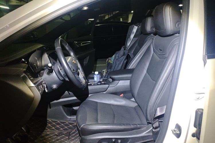 Used Cadillac XT5 2022 2.0T Four-Wheel Drive Luxury Version (Hummingbird Edition) Left Front Seat