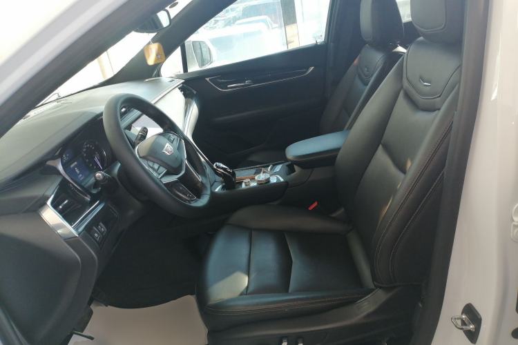 Used Cadillac XT5 2022 2.0T Two-Wheel Drive Luxury Version Left Front Seat