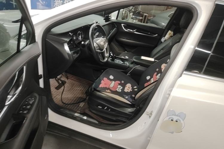 Used Cadillac XT5 2022 2.0T Two-Wheel Drive Luxury Version Left Front Seat