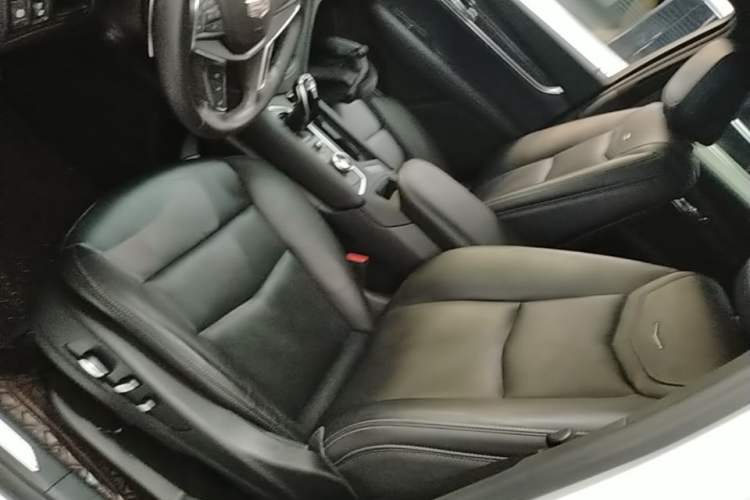 Used Cadillac XT5 2022 2.0T Four-Wheel Drive Luxury Version (Hummingbird Edition) Left Front Seat