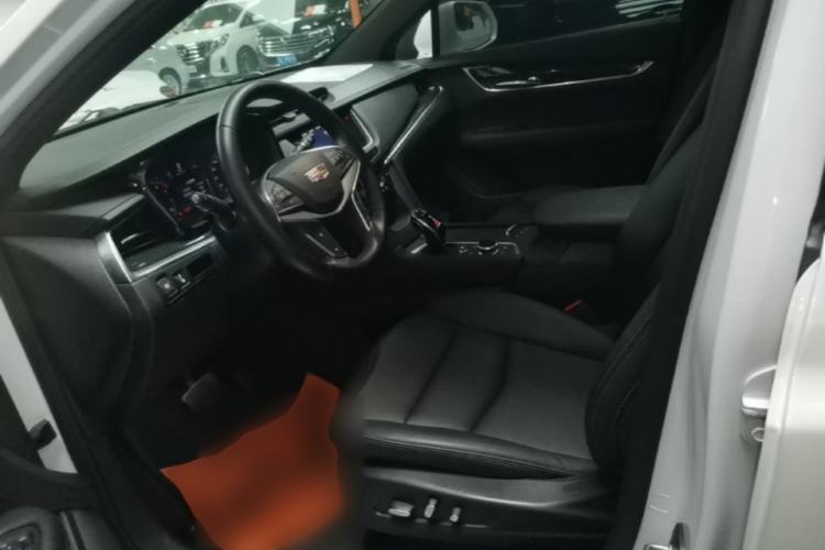 Used Cadillac XT5 2022 2.0T Two-Wheel Drive Luxury Version Left Front Seat