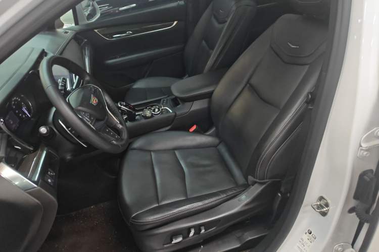 Used Cadillac XT5 2022 2.0T Four-Wheel Drive Luxury Version (Hummingbird Edition) Left Front Seat