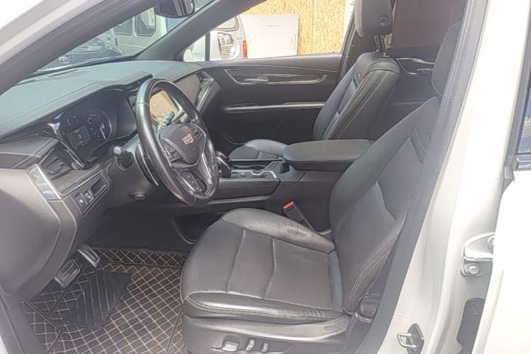 Used Cadillac XT5 2022 2.0T Four-Wheel Drive Luxury Version (Hummingbird Edition) Left Front Seat