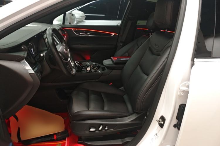 Used Cadillac XT5 2022 2.0T Two-Wheel Drive Luxury Version Left Front Seat