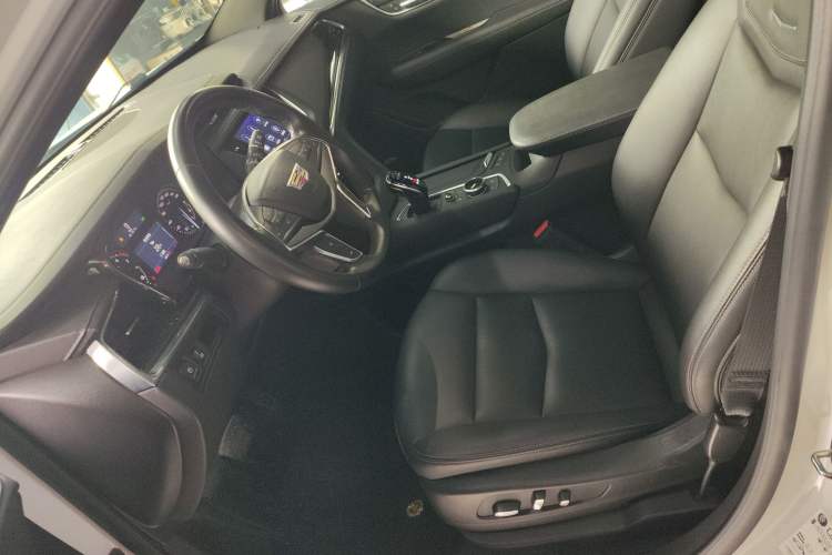 Used Cadillac XT5 2022 2.0T Two-Wheel Drive Luxury Version Left Front Seat