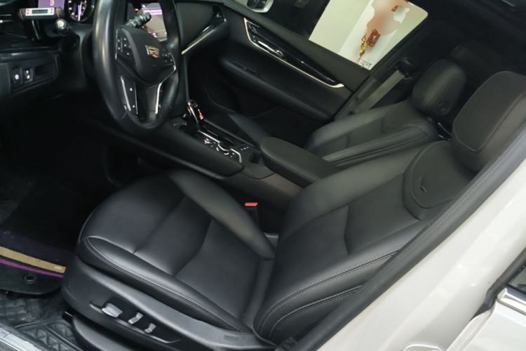 Used Cadillac XT5 2022 2.0T Two-Wheel Drive Luxury Version Left Front Seat