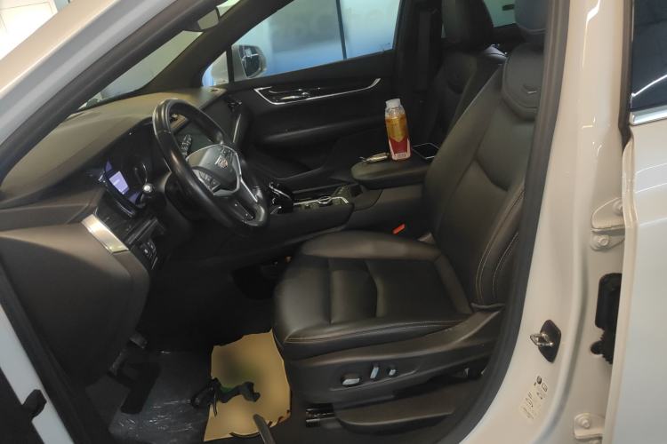 Used Cadillac XT5 2022 2.0T Two-Wheel Drive Luxury Version Left Front Seat