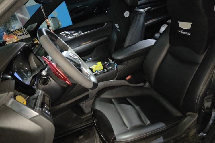 Used Cadillac XT5 2022 2.0T Two-Wheel Drive Luxury Version Left Front Seat