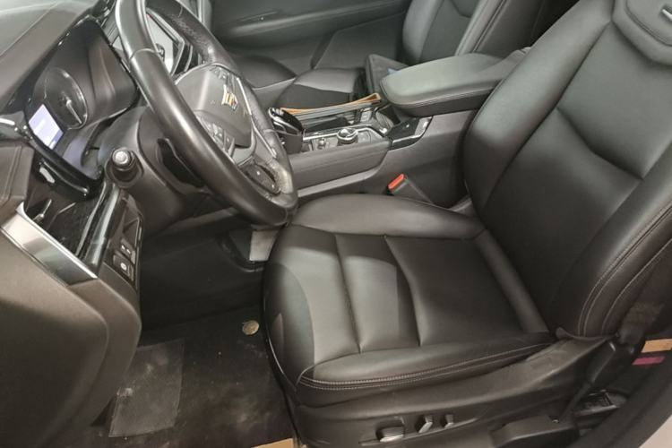 Used Cadillac XT5 2022 2.0T Two-Wheel Drive Luxury Version Left Front Seat