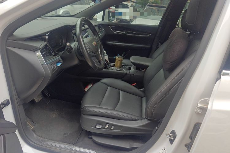 Used Cadillac XT5 2022 2.0T Two-Wheel Drive Luxury Version Left Front Seat