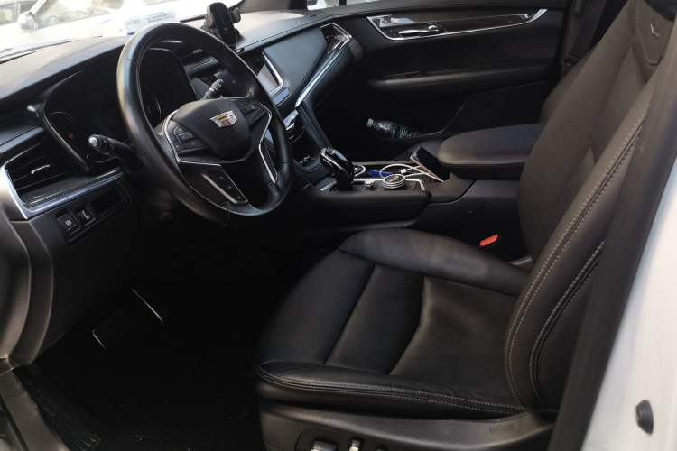 Used Cadillac XT5 2022 2.0T Four-Wheel Drive Luxury Version (Hummingbird Edition) Left Front Seat