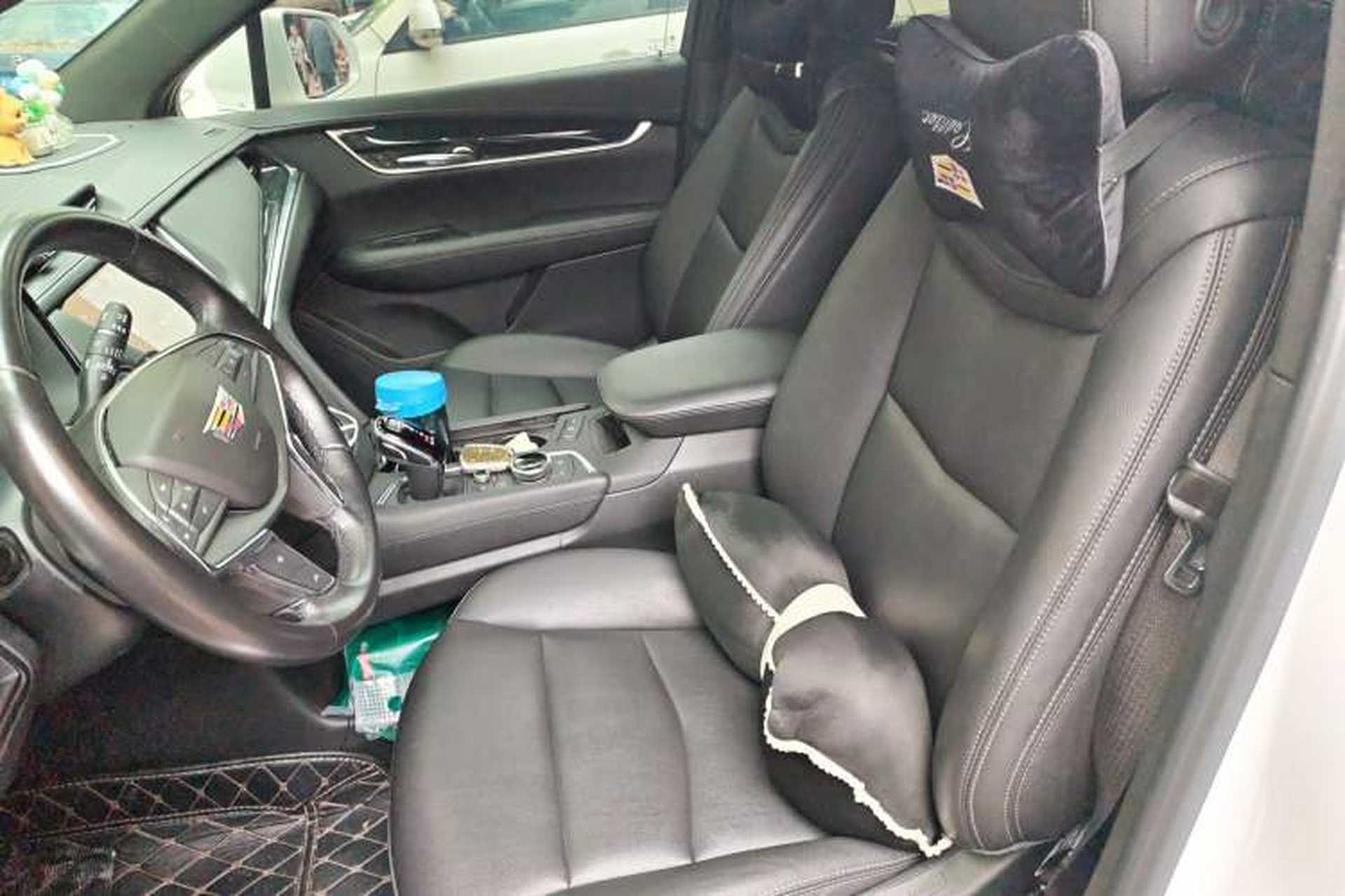 Used Cadillac XT5 2022 2.0T Two-Wheel Drive Luxury Version Left Front Seat