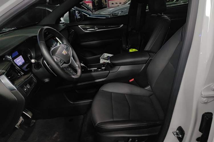 Used Cadillac XT5 2022 2.0T Four-Wheel Drive Luxury Version (Hummingbird Edition) Left Front Seat