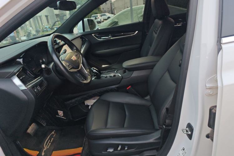 Used Cadillac XT5 2022 2.0T Four-Wheel Drive Luxury Version Left Front Seat