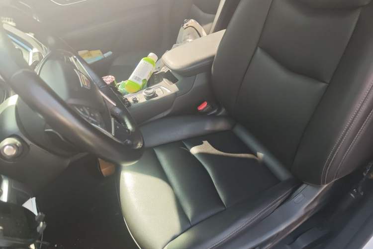 Used Cadillac XT5 2022 2.0T Four-Wheel Drive Luxury Version (Hummingbird Edition) Left Front Seat