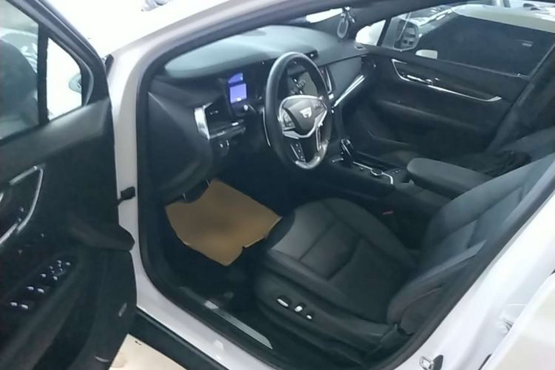 Used Cadillac XT5 2022 2.0T Four-Wheel Drive Luxury Version (Hummingbird Edition) Left Front Seat