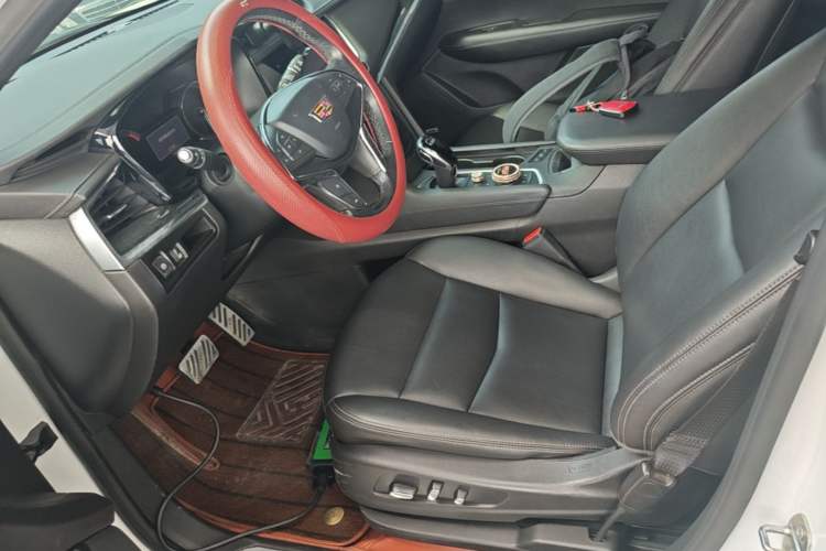 Used Cadillac XT5 2022 2.0T Two-Wheel Drive Luxury Version Left Front Seat