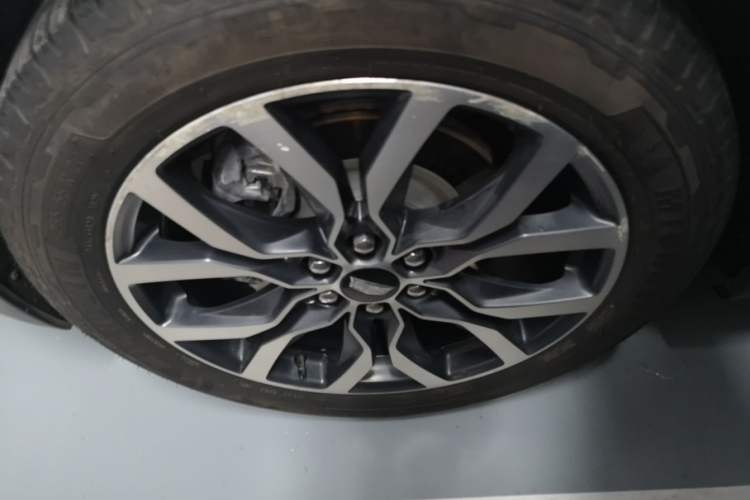 Used Cadillac XT5 2022 2.0T Four-Wheel Drive Premium Edition Left Front Wheel Hub