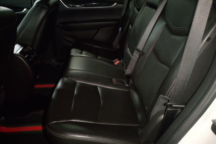 Used Cadillac XT5 2022 2.0T Two-Wheel Drive Luxury Version Left Rear Seat