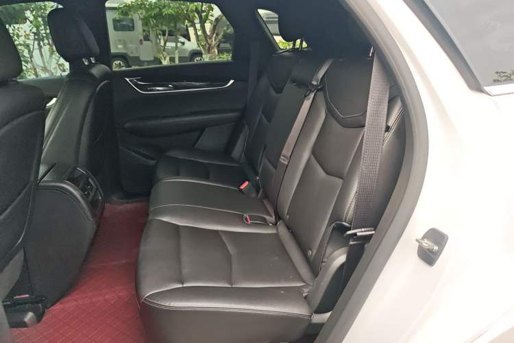 Used Cadillac XT5 2022 2.0T Two-Wheel Drive Luxury Version Left Rear Seat