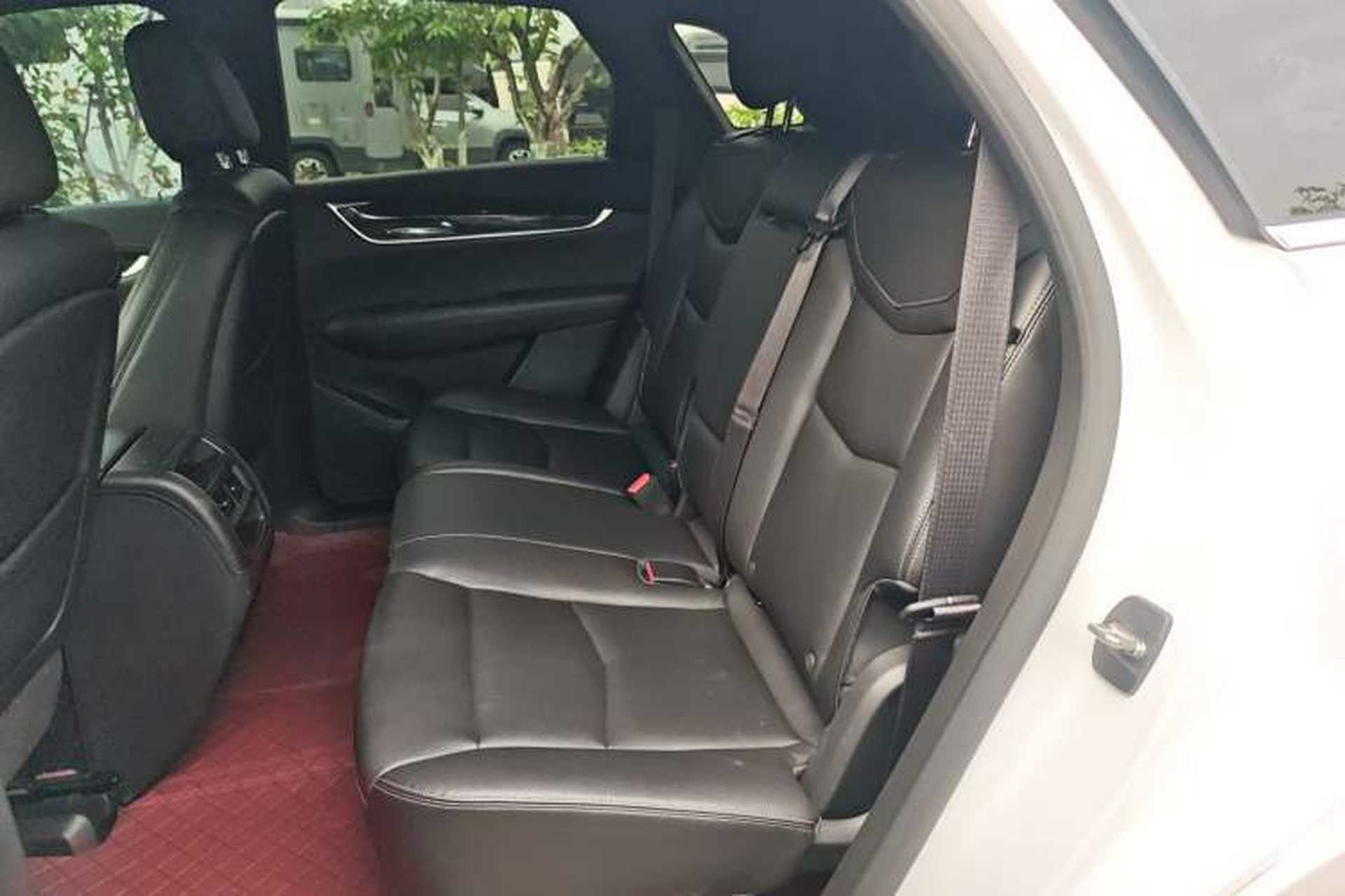 Used Cadillac XT5 2022 2.0T Two-Wheel Drive Luxury Version Left Rear Seat