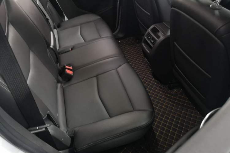 Used Cadillac XT5 2022 2.0T Four-Wheel Drive Premium Edition Left Rear Seat