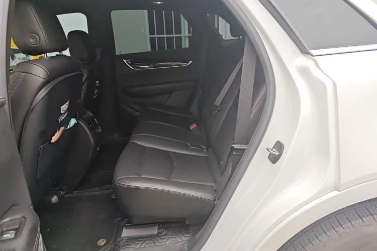 Used Cadillac XT5 2022 2.0T Two-Wheel Drive Luxury Version Left Rear Seat