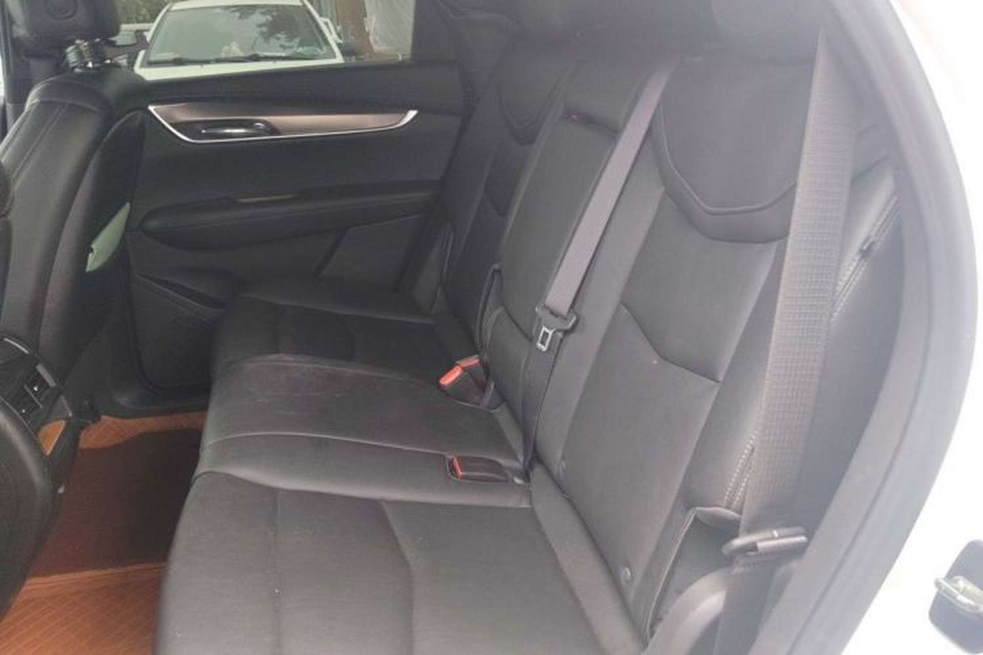 Used Cadillac XT5 2022 2.0T Four-Wheel Drive Luxury Version Left Rear Seat