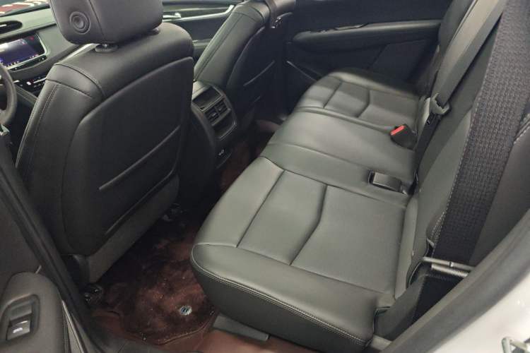 Used Cadillac XT5 2022 2.0T Four-Wheel Drive Luxury Version (Hummingbird Edition) Left Rear Seat