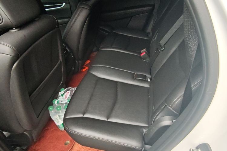 Used Cadillac XT5 2022 2.0T Two-Wheel Drive Luxury Version Left Rear Seat