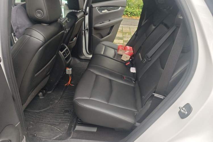 Used Cadillac XT5 2022 2.0T Two-Wheel Drive Luxury Version Left Rear Seat