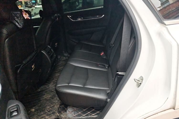 Used Cadillac XT5 2022 2.0T Two-Wheel Drive Luxury Version Left Rear Seat