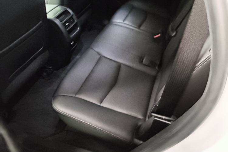 Used Cadillac XT5 2022 2.0T Two-Wheel Drive Luxury Version Left Rear Seat