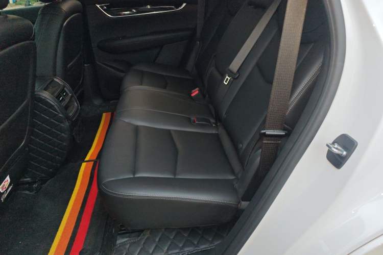 Used Cadillac XT5 2022 2.0T Four-Wheel Drive Luxury Version Left Rear Seat