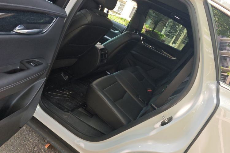 Used Cadillac XT5 2022 2.0T Four-Wheel Drive Luxury Version Left Rear Seat