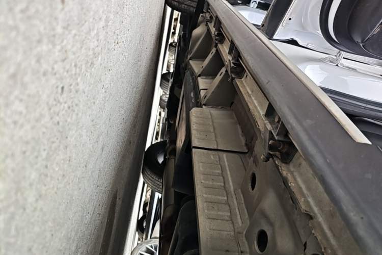Used Cadillac XT5 2022 2.0T Two-Wheel Drive Luxury Version Left Side Sill