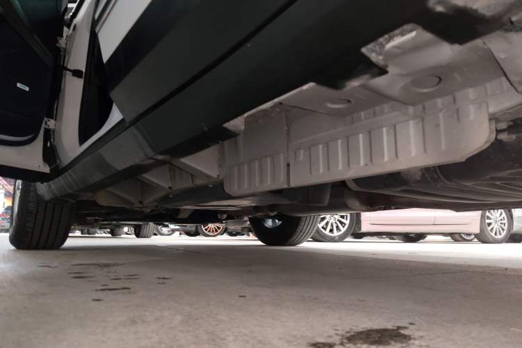 Used Cadillac XT5 2022 2.0T Two-Wheel Drive Luxury Version Left Side Sill