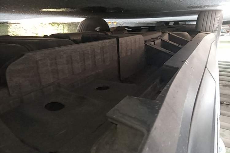 Used Cadillac XT5 2022 2.0T Two-Wheel Drive Luxury Version Left Side Sill
