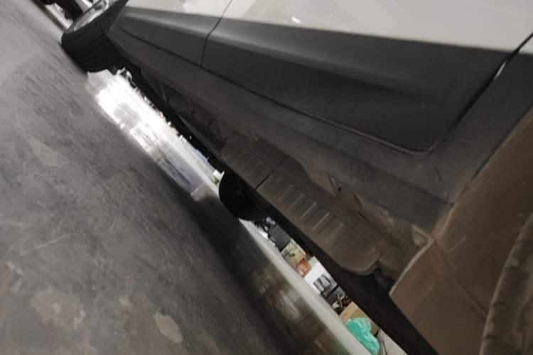 Used Cadillac XT5 2022 2.0T Two-Wheel Drive Luxury Version Left Side Sill