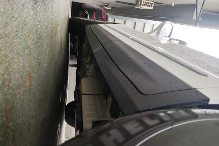 Used Cadillac XT5 2022 2.0T Two-Wheel Drive Luxury Version Left Side Sill